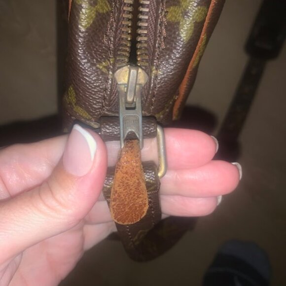 ✨👜 Authentic Louis Vuitton Vintage Monogram Canvas Marceau PM Messenger Bag 👜✨ - Picture 6 of 13